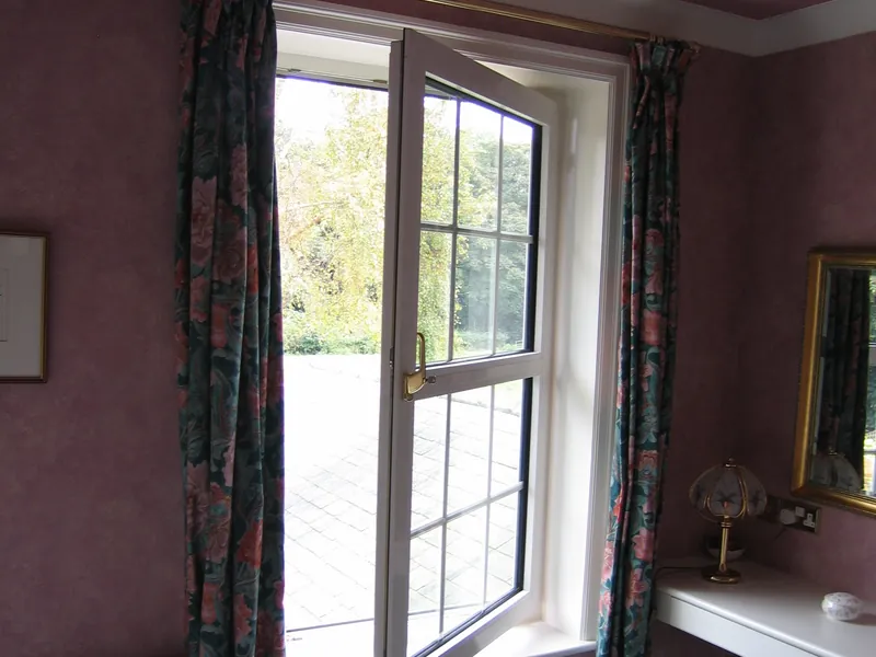 Tilt & Turn Windows Lee