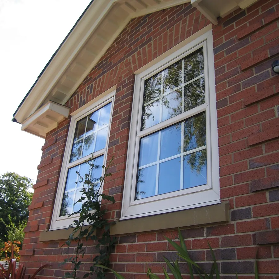 Tilt & Turn Windows Lee